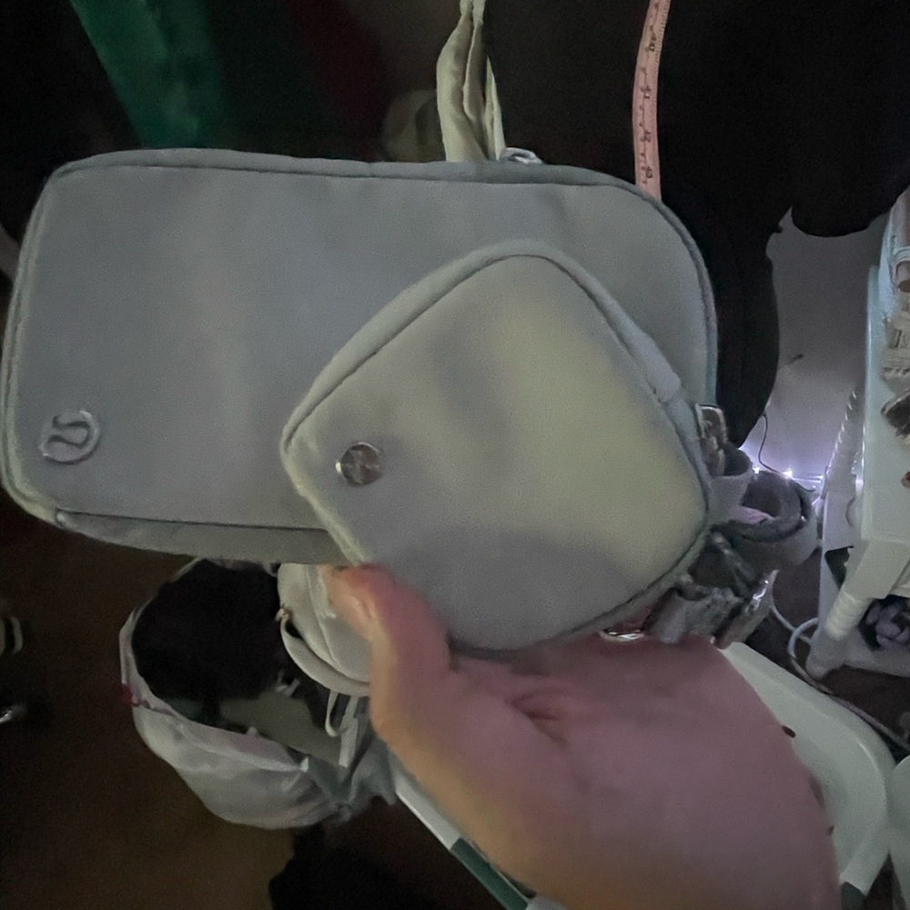Lululemon modular cross body